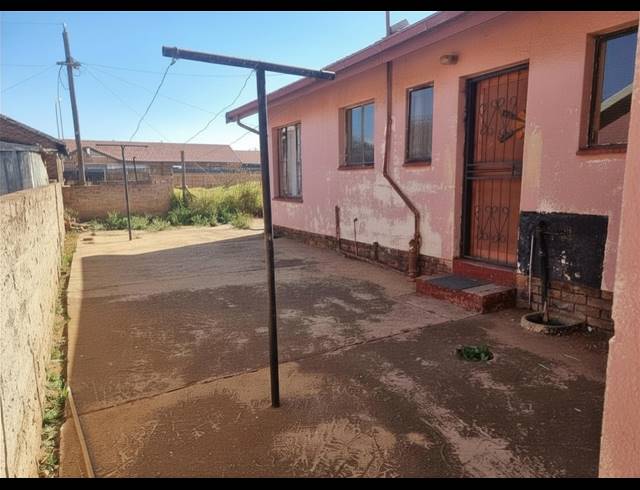 2 BEDROOM HOUSE FOR SALE IN EVATON WEST